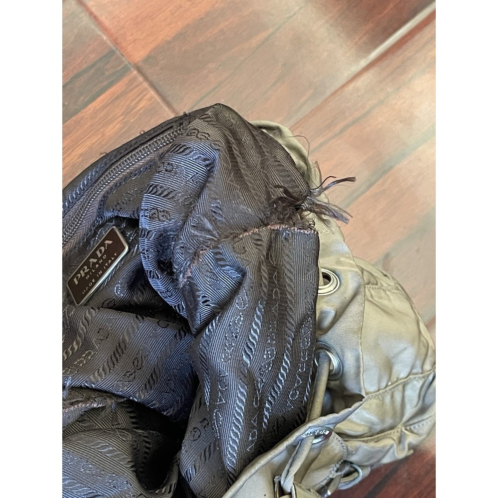 Vintage Prada Tessuto Vela Green Nylon Backpack Distressed Grunge Made In Italy - Picture 16 of 16